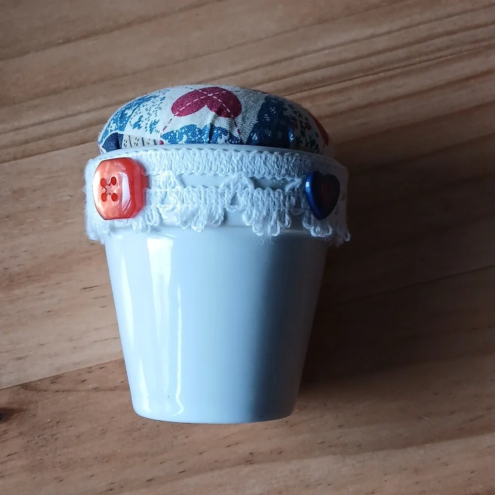 Pin cushion - Picture 2 of 2